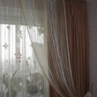 необычные шторы нити в дизайне спальни фото