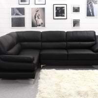светлый угловой диван в дизайне прихожей картинка