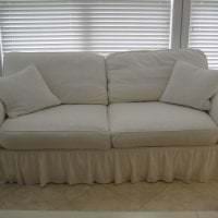 белый диван в интерьере прихожей картинка