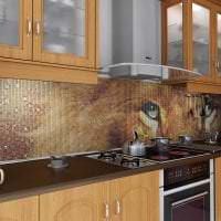 яркий фартук из плитки большого формата с рисунком в интерьере кухни картинка