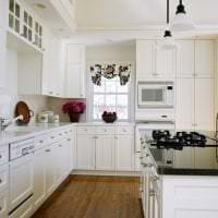 светлый стиль белой кухни с оттенком зеленого картинка