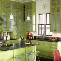 светлый фисташковый цвет в интерьере кухни фото