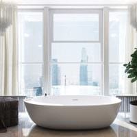 вариант красивого интерьера белой ванной комнаты картинка