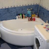 идея современного интерьера ванной комнаты с угловой ванной фото