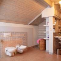 идея необычного интерьера ванной комнаты в деревянном доме фото