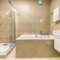 пример светлого интерьера ванной комнаты в бежевом цвете фото