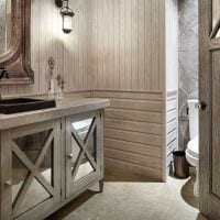 идея красивого интерьера ванной комнаты в деревянном доме фото