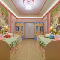 вариант необычного интерьера детской комнаты для двоих детей фото