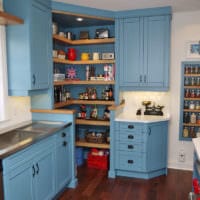 дизайн кухни студии яркие цвета