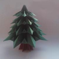 пример создания яркой елки из картона своими руками фото