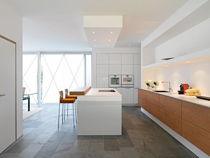 кухня в стиле модерн потолок
