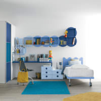 Комната для мальчика в голубых тонах