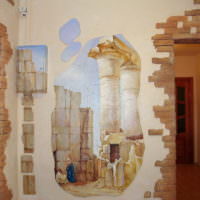 Античные мотивы в декорировании стен прихожей