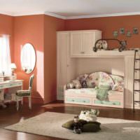 пример сочетания необычного персикового цвета в декоре квартиры фото