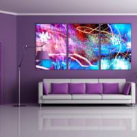 Абстрактная живопись в фиолетовой гостиной