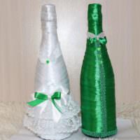 Зеленая и белая бутылки для свадьбы