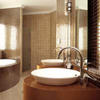Стеклянная мозаика в интерьер ванной частного дома