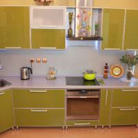 кухонная мебель с фасадами в рамках из алюминиевого профиля