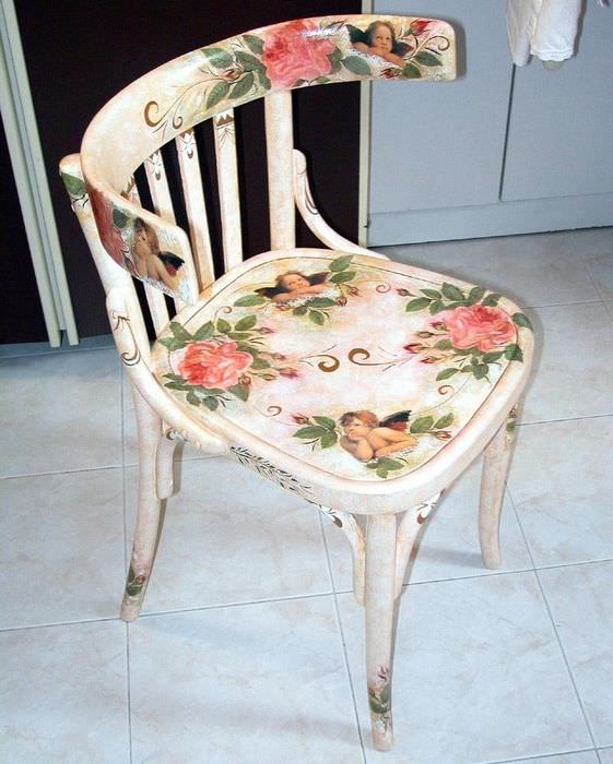 Кухонный стул со спинкой в стиле декупажа