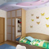 Бабочки из картона на стене детской комнаты
