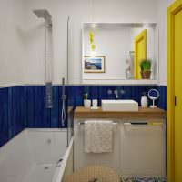 Синие панели на стене ванной комнаты