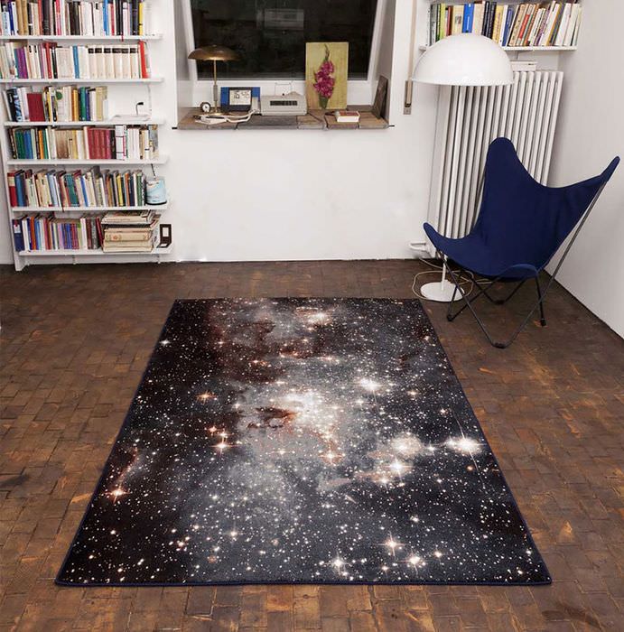 Необычный коврик с рисунком звездного неба