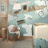 Самолетик из мультфильма на стене комнаты для сына