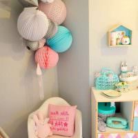 Бумажные шары в интерьере комнаты для девочки