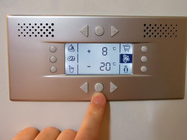 Для большинства современных холодильников -18-20 градусов – это оптимальный показатель.