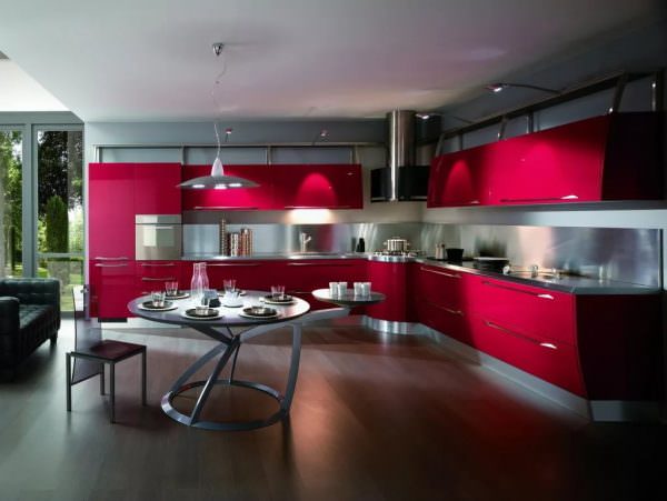 Цветовая палитра определяет такой важный аспект, как комфортность пребывания на кухонном пространстве. 