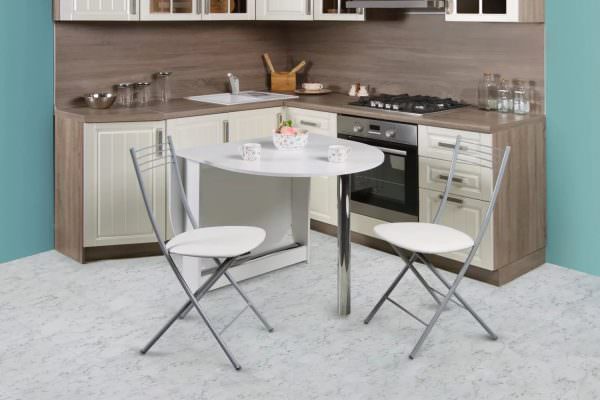 С выбором складных кухонных стульев для дома не стоит торопиться, если не продуманы все нюансы.