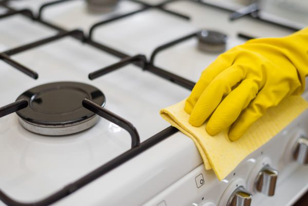 Как почистить газовую плиту правильно?